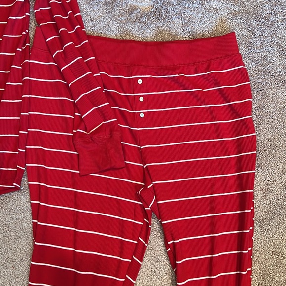 Pajama Set - Picture 2 of 3